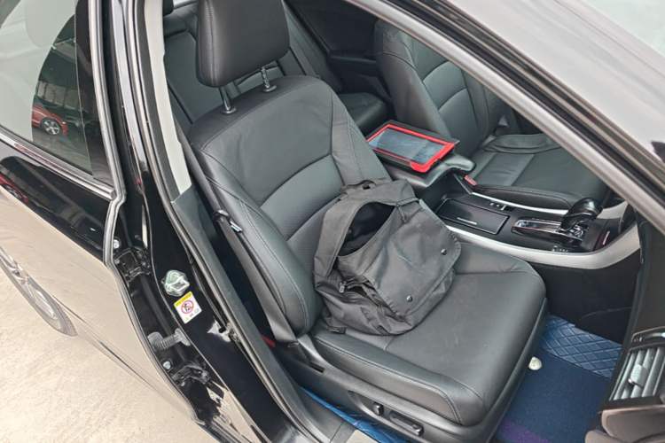 Used Honda Accord 2015 2.0L LXS Elite Edition Right Front Seat