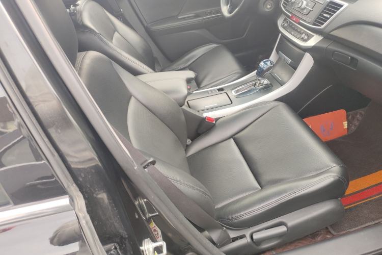 Used Honda Accord 2015 2.0L LX Comfort Edition Right Front Seat