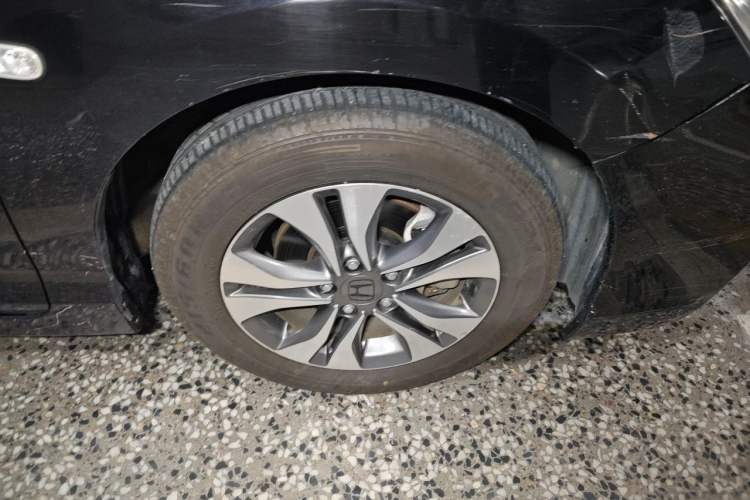 Used Honda Accord 2015 2.0L LX Comfort Edition Right Front Wheel Hub