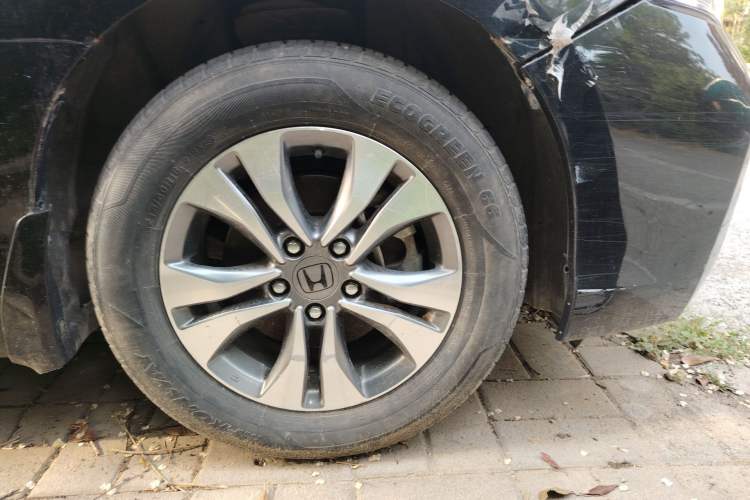 Used Honda Accord 2015 2.0L LX Comfort Edition Right Front Wheel Hub