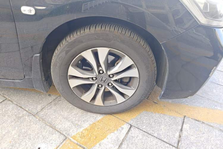 Used Honda Accord 2015 2.0L LXS Elite Edition Right Front Wheel Hub