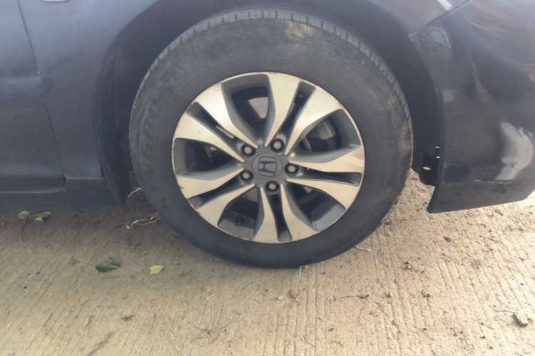 Used Honda Accord 2015 2.0L LXS Elite Edition Right Front Wheel Hub