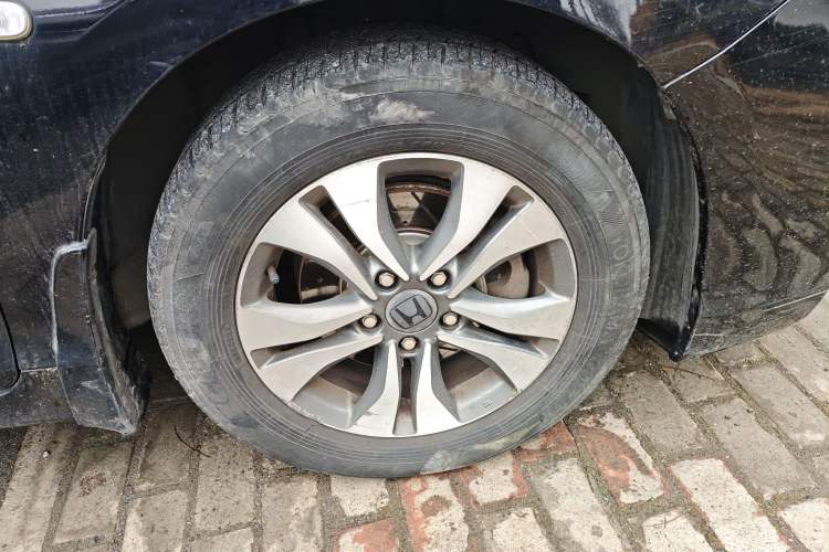 Used Honda Accord 2015 2.0L LX Comfort Edition Right Front Wheel Hub