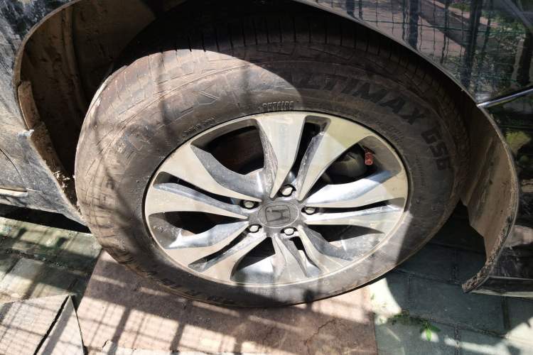 Used Honda Accord 2015 2.0L LXS Elite Edition Right Front Wheel Hub