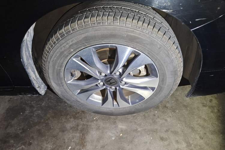 Used Honda Accord 2015 2.0L LX Comfort Edition Right Front Wheel Hub