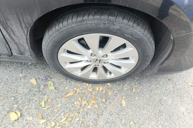 Used Honda Accord 2015 2.4L EX Luxury Edition Right Front Wheel Hub