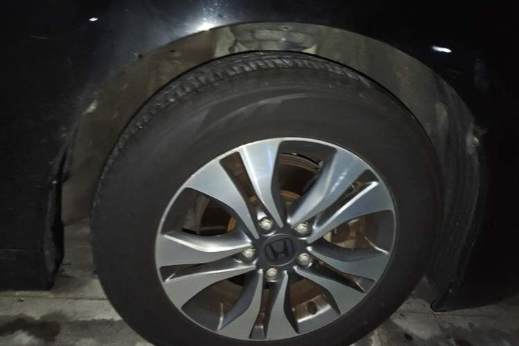 Used Honda Accord 2015 2.0L LXS Elite Edition Right Front Wheel Hub