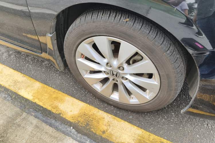Used Honda Accord 2015 2.4L EX Luxury Edition Right Front Wheel Hub