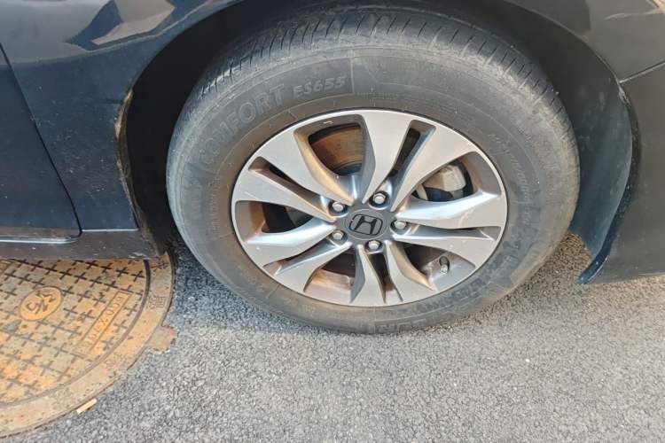 Used Honda Accord 2015 2.0L LX Comfort Edition Right Front Wheel Hub
