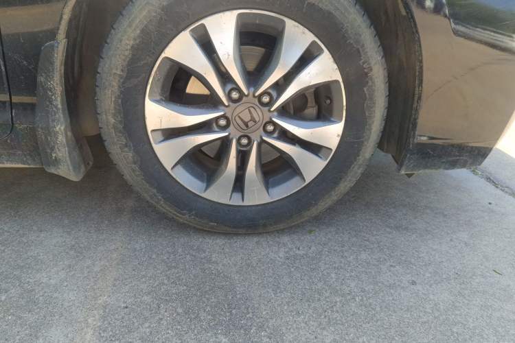 Used Honda Accord 2015 2.0L LX Comfort Edition Right Front Wheel Hub