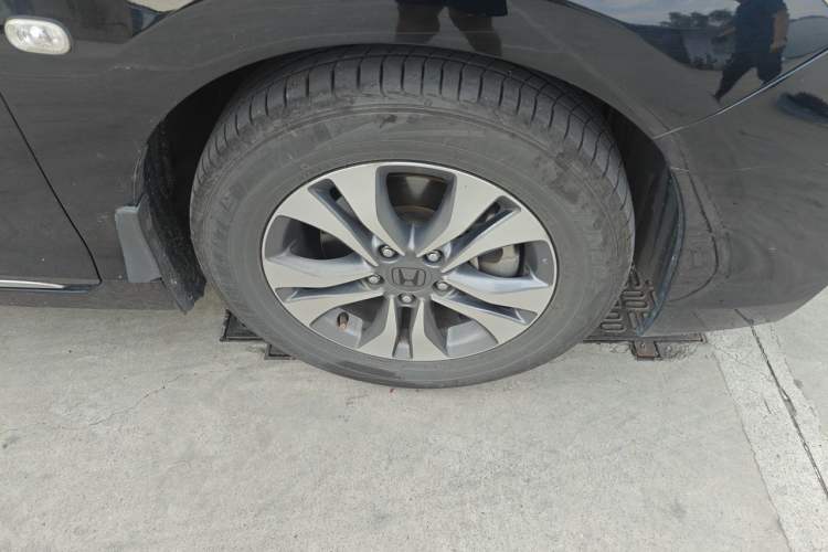 Used Honda Accord 2015 2.0L LX Comfort Edition Right Front Wheel Hub