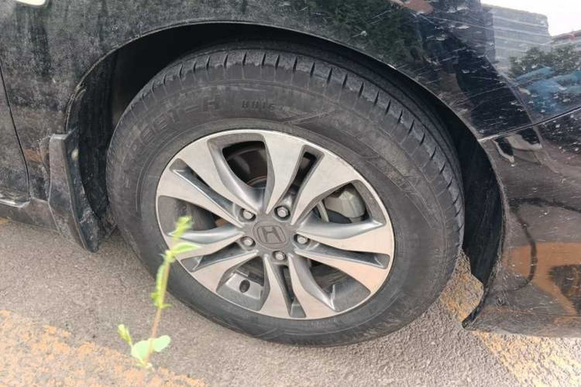 Used Honda Accord 2015 2.0L LX Comfort Edition Right Front Wheel Hub