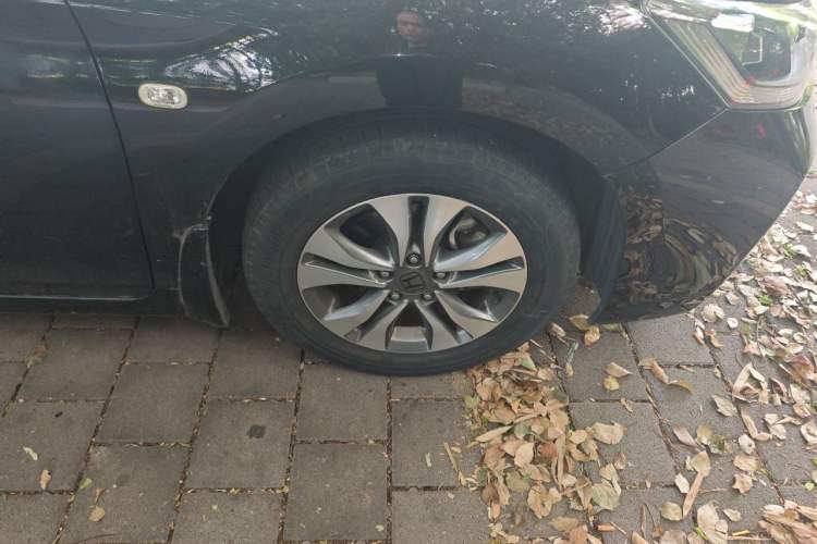Used Honda Accord 2015 2.0L LX Comfort Edition Right Front Wheel Hub