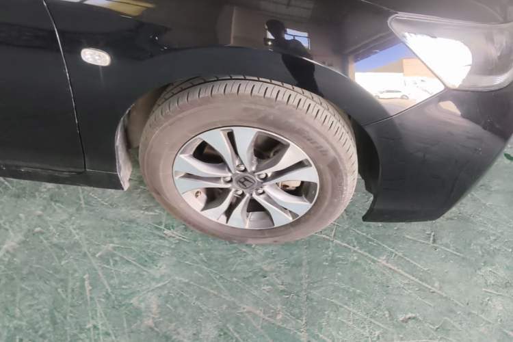 Used Honda Accord 2015 2.0L LX Comfort Edition Right Front Wheel Hub