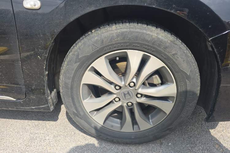 Used Honda Accord 2015 2.0L LXS Elite Edition Right Front Wheel Hub