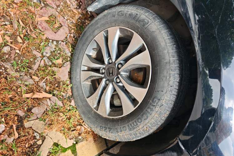 Used Honda Accord 2015 2.0L LX Comfort Edition Right Front Wheel Hub