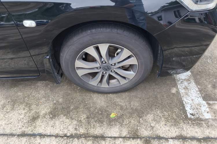 Used Honda Accord 2015 2.0L LX Comfort Edition Right Front Wheel Hub