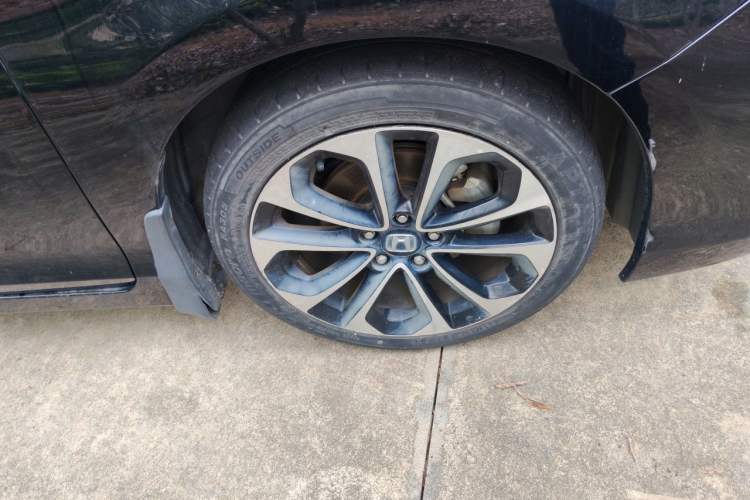 Used Honda Accord 2015 3.0L VTI Prestige Edition Right Front Wheel Hub