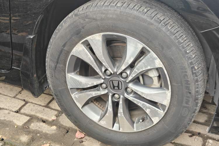 Used Honda Accord 2015 2.0L LX Comfort Edition Right Front Wheel Hub
