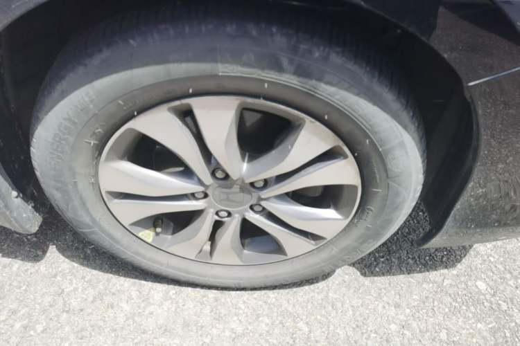 Used Honda Accord 2015 2.0L LX Comfort Edition Right Front Wheel Hub