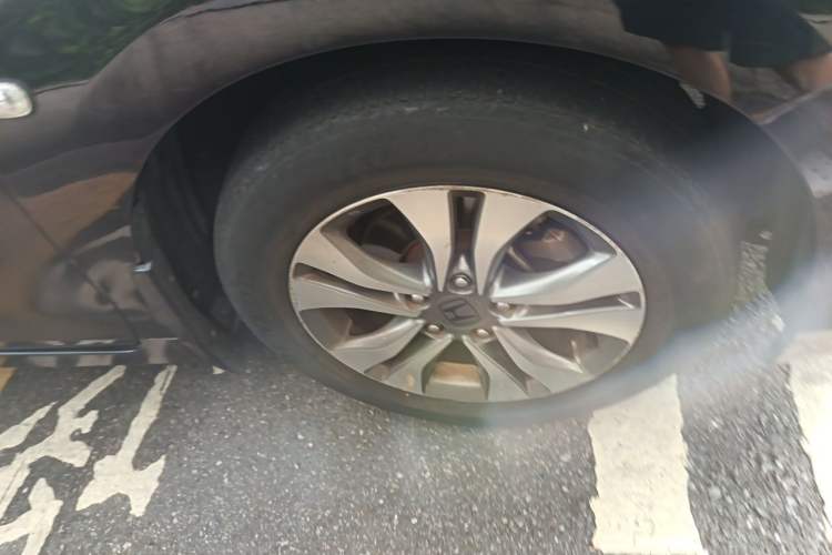 Used Honda Accord 2015 2.0L LXS Elite Edition Right Front Wheel Hub