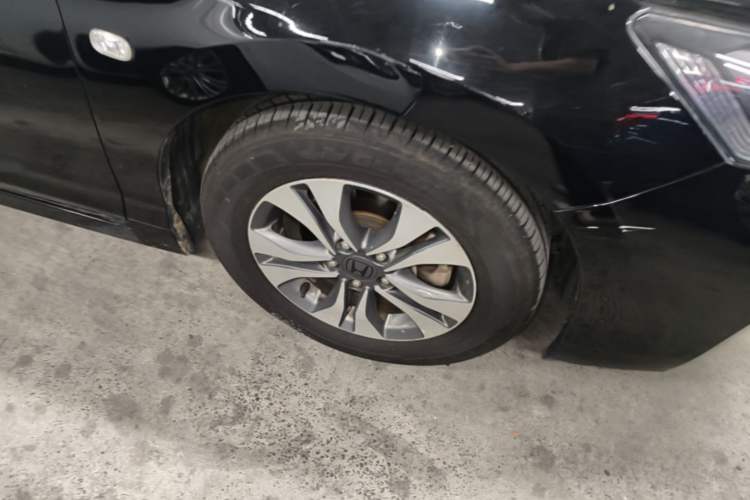Used Honda Accord 2015 2.0L LX Comfort Edition Right Front Wheel Hub