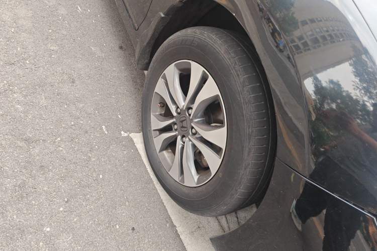 Used Honda Accord 2015 2.0L LX Comfort Edition Right Front Wheel Hub