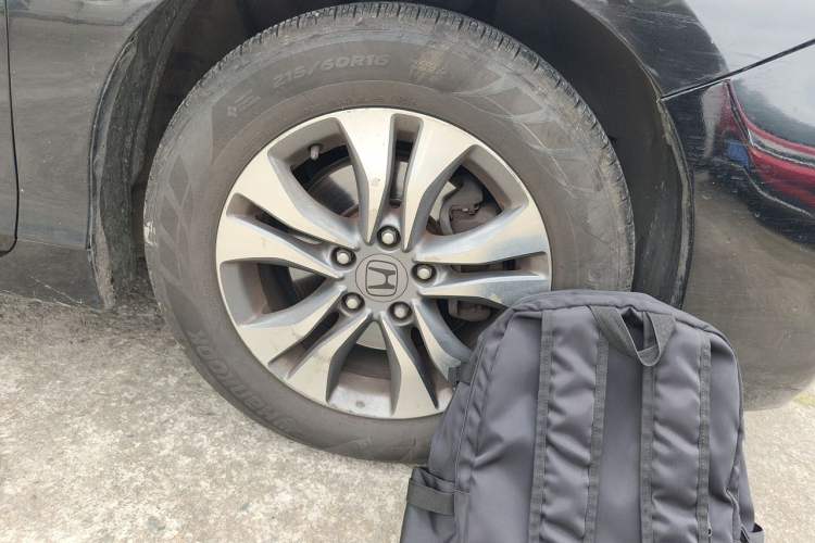 Used Honda Accord 2015 2.0L LXS Elite Edition Right Front Wheel Hub