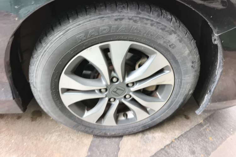 Used Honda Accord 2015 2.0L LXS Elite Edition Right Front Wheel Hub