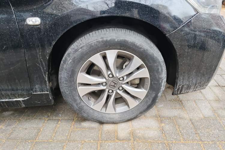 Used Honda Accord 2015 2.0L LX Comfort Edition Right Front Wheel Hub