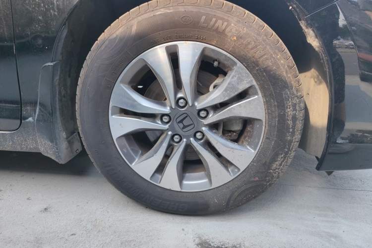 Used Honda Accord 2015 2.0L LX Comfort Edition Right Front Wheel Hub