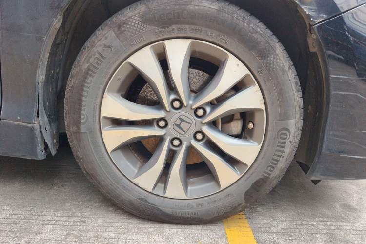 Used Honda Accord 2015 2.0L LX Comfort Edition Right Front Wheel Hub