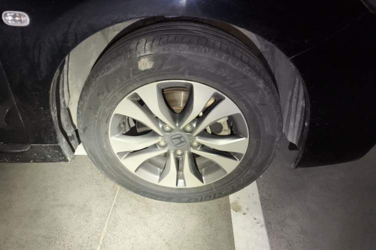 Used Honda Accord 2015 2.0L LX Comfort Edition Right Front Wheel Hub