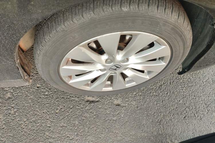 Used Honda Accord 2015 2.4L EX Luxury Edition Right Front Wheel Hub
