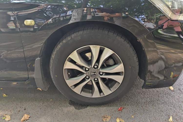 Used Honda Accord 2015 2.0L LX Comfort Edition Right Front Wheel Hub
