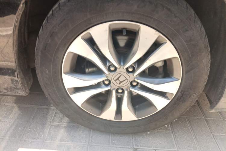 Used Honda Accord 2015 2.0L LX Comfort Edition Right Front Wheel Hub
