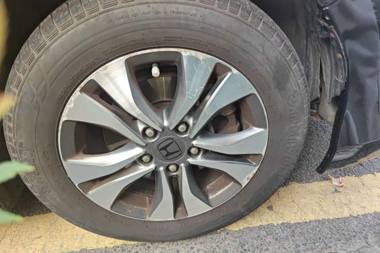 Used Honda Accord 2015 2.0L EX Luxury Edition Right Front Wheel Hub