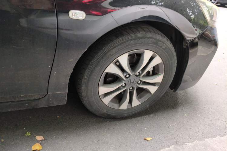 Used Honda Accord 2015 2.0L LX Comfort Edition Right Front Wheel Hub