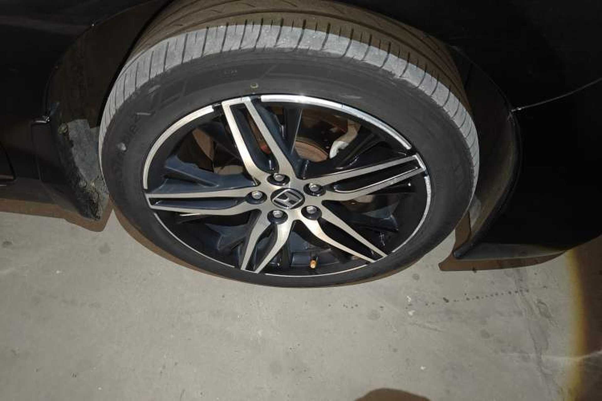 Used Honda Accord 2015 3.0L VTI Prestige Edition Right Front Wheel Hub