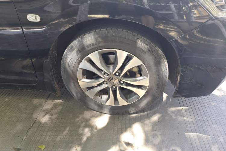 Used Honda Accord 2015 2.0L LX Comfort Edition Right Front Wheel Hub