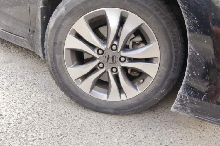 Used Honda Accord 2015 2.0L LX Comfort Edition Right Front Wheel Hub