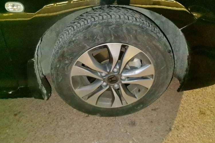 Used Honda Accord 2015 2.0L LXS Elite Edition Right Front Wheel Hub
