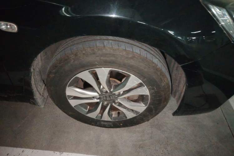 Used Honda Accord 2015 2.0L LXS Elite Edition Right Front Wheel Hub