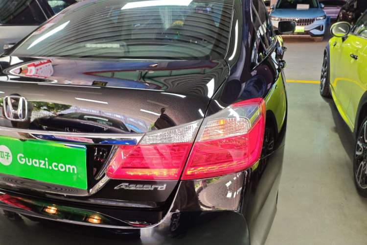 Used Honda Accord 2015 2.0L LX Comfort Edition Right Rear Taillight