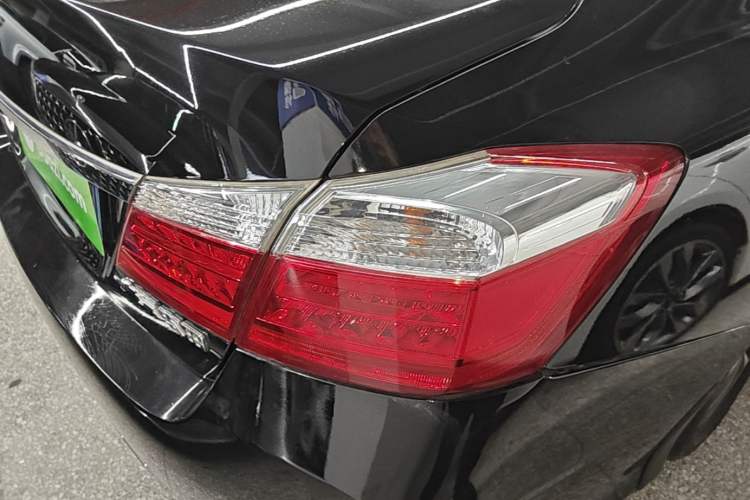 Used Honda Accord 2015 2.0L LX Comfort Edition Right Rear Taillight