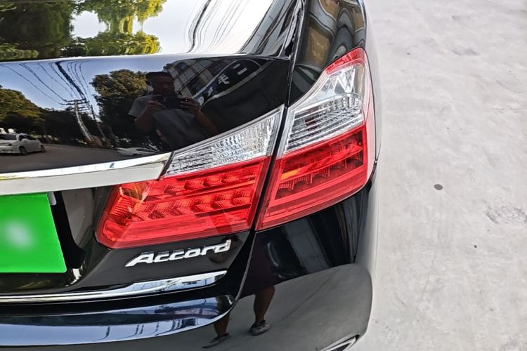 Used Honda Accord 2015 2.0L LX Comfort Edition Right Rear Taillight