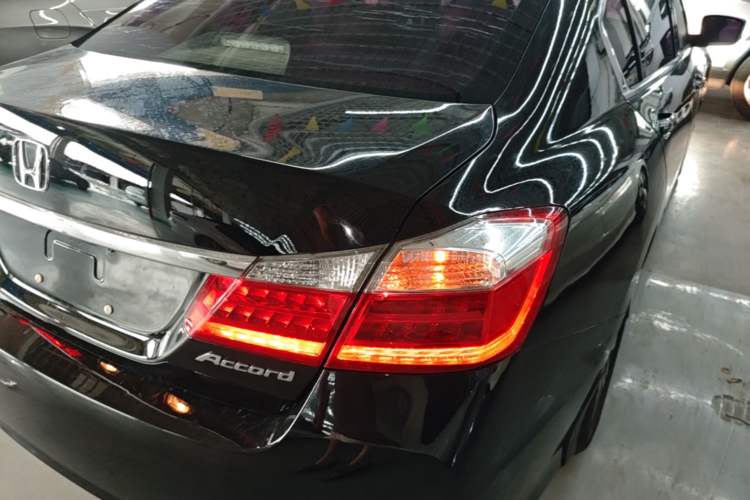 Used Honda Accord 2015 2.0L LX Comfort Edition Right Rear Taillight