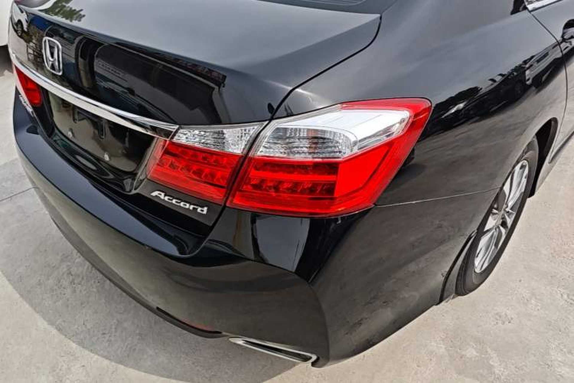 Used Honda Accord 2015 2.0L LX Comfort Edition Right Rear Taillight