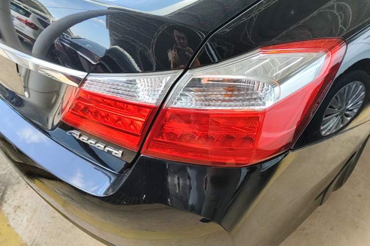 Used Honda Accord 2015 2.0L LX Comfort Edition Right Rear Taillight