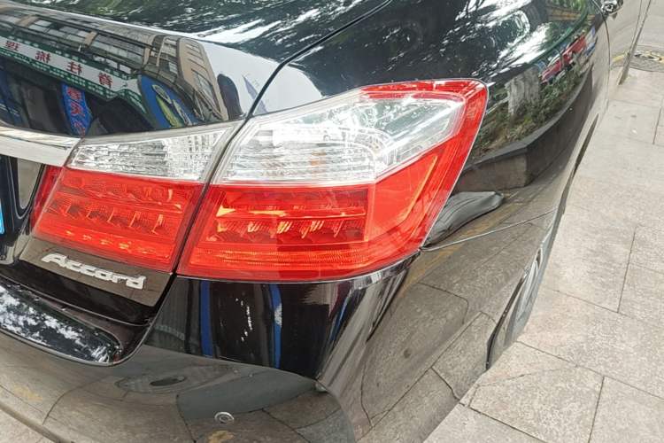 Used Honda Accord 2015 2.0L LXS Elite Edition Right Rear Taillight